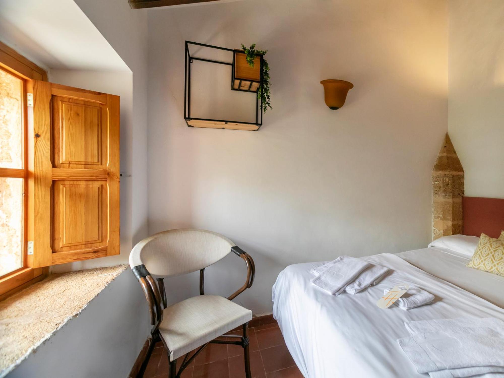 אלקודיה Petit Hotel Hostatgeria La Victoria מראה חיצוני תמונה